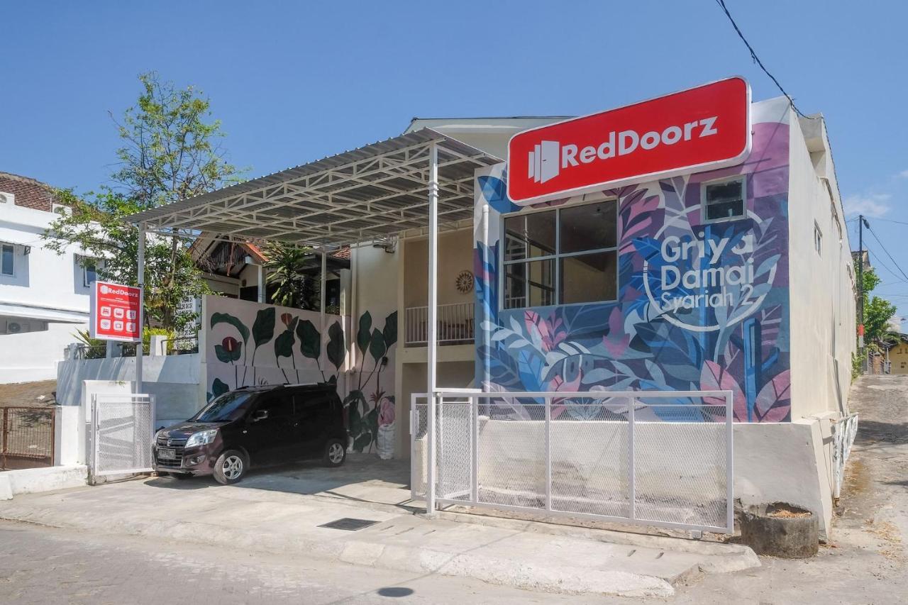 Reddoorz Syariah Near Universitas Mercu Buana Kampus 2 Yogyakarta Kejayan Exterior photo